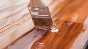 Huile de vidange sur bois