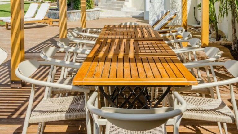 Poser une terrasse bois sur des parpaings